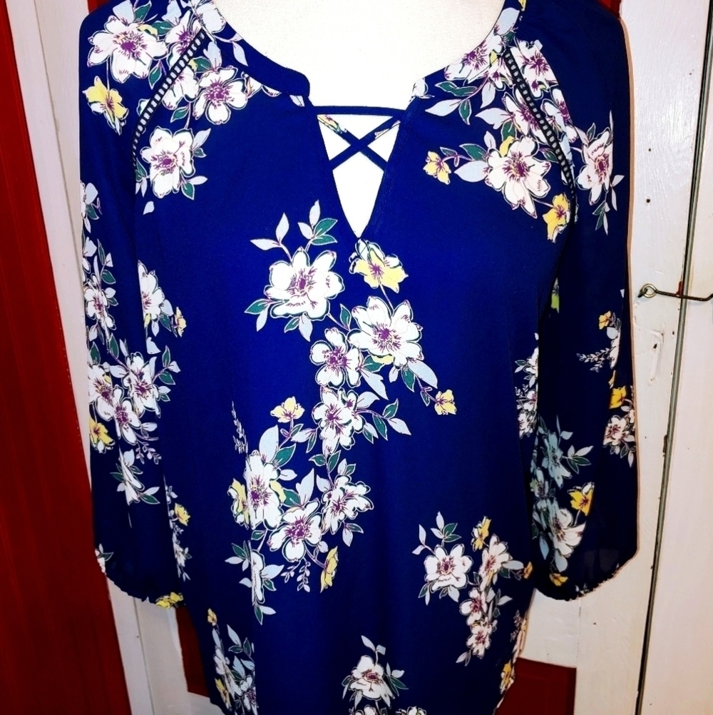 NWT Maurices Floral Blouse S